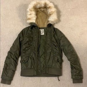 Army green hooded jacket, 90% new,